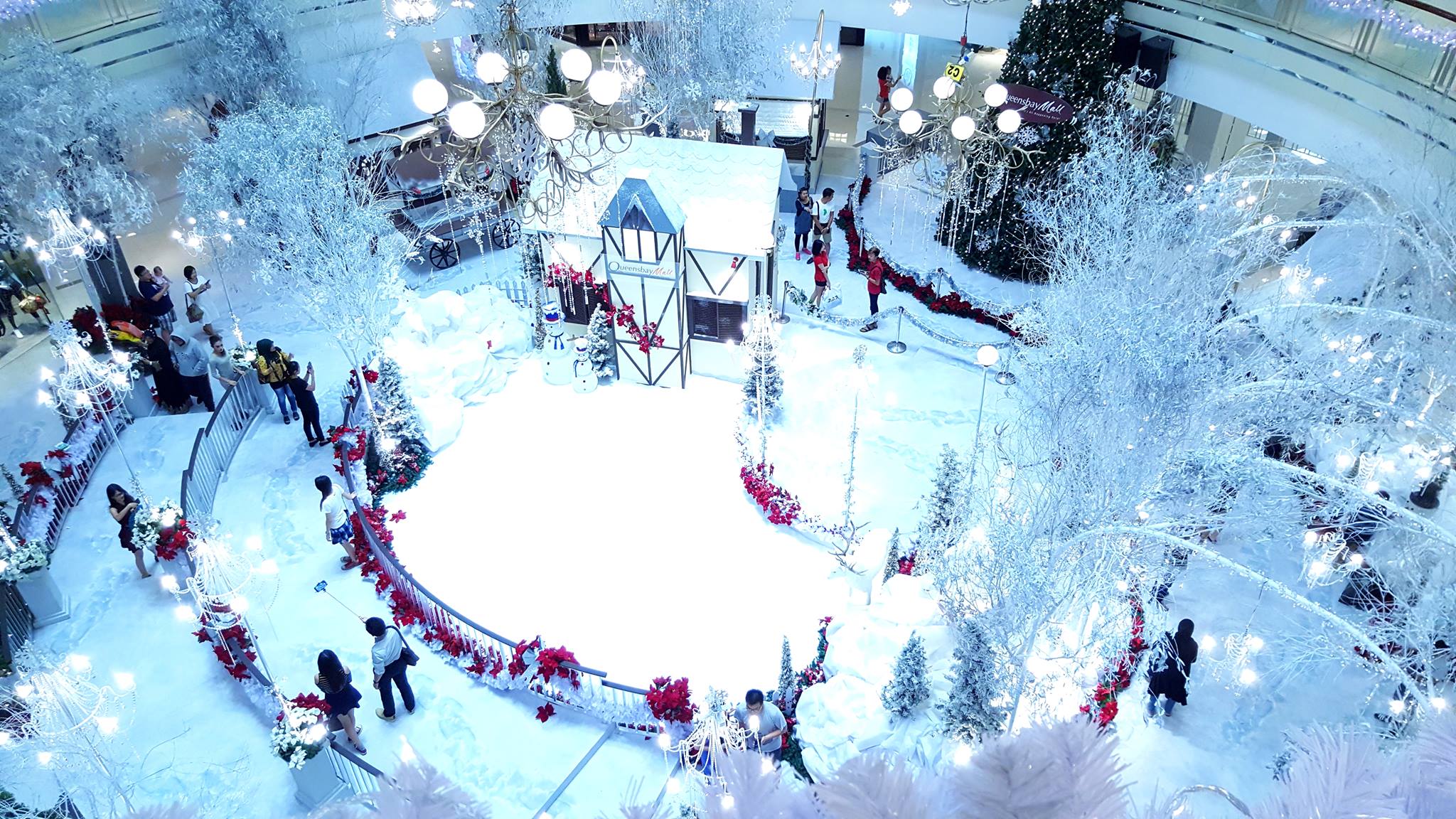 槟城皇后湾广场出现了 “白色圣诞